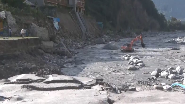 Himachal Pradesh Monsoon Mayhem: Vegetable Supply Disrupted in Manali As National Highway Damaged by Heavy Rains (Watch Video)