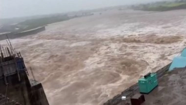 Nanded: Cloudburst Triggers Flash Floods in Mukhed, SDRF and Army Teams Launch Rescue Operations (Watch Video)