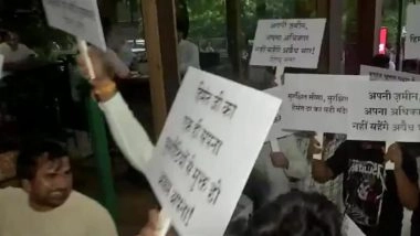 Syeda Hameed ‘Bangladeshis Can Stay in India’ Remarks: Protesters Including Hindu Sena Members Disrupt Event Attended by Ex-Planning Commission Member Over Her Controversial Statement (Watch Video)