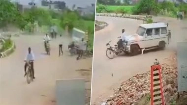 Baran Road Accident Caught on Camera: Speeding Bolero Ploughs Through Pedestrians and Bikers in Rajasthan, Leaves Over a Dozen Injured; Driver Absconding (Watch Video)