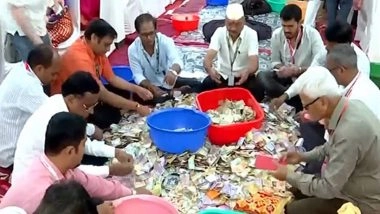 Lalbaugcha Raja 2025: Sarvajanik Ganeshotsav Mandal Begin Counting of Donations Received on Day 1 of Ganesh Chaturthi Festival (Watch Video)