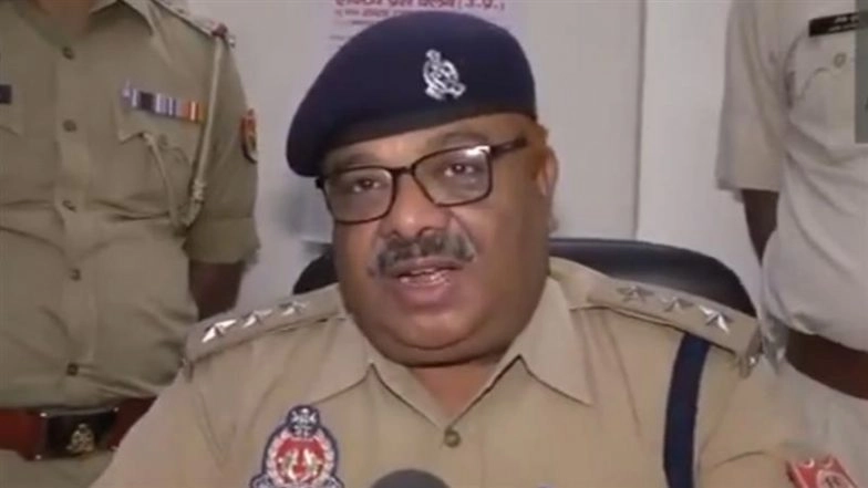 Moradabad: Man With Petrol Bomb Nabbed While Trying to Set Train Ablaze to Avenge Brother’s Suicide; Arson Bid Foiled by GRP-RPF Team (Watch Video)