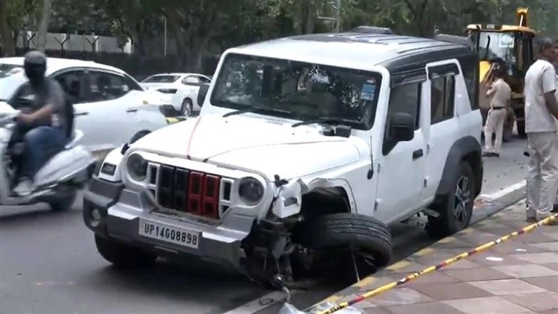 Chanakyapuri Road Accident: Speeding Thar Kills Pedestrian, Critically Injures Another Near Rashtrapati Bhavan in Delhi; Liquor Bottles Found, Driver Arrested (Watch Video)