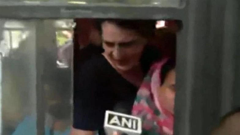 ‘Dare Hue Hai, Sarkaar Kaayar Hai’: Priyanka Gandhi As Rahul Gandhi, Sanjay Raut Among INDIA Bloc Leaders Detained During Protest March From Parliament to ECI Over Bihar SIR (Watch Video)