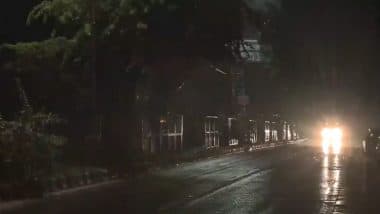 Delhi-NCR Rains: Delhiites Wakes Up to Light Showers, IMD Issues ‘Red Alert’ (Watch Videos)