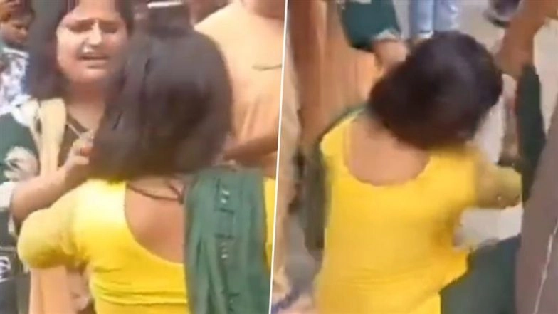 Hapur: Wife Catches Husband Red-Handed With Girlfriend at Restaurant in UP, Thrashes Woman in Front of Crowd as Husband Flees Scene; Video Goes Viral