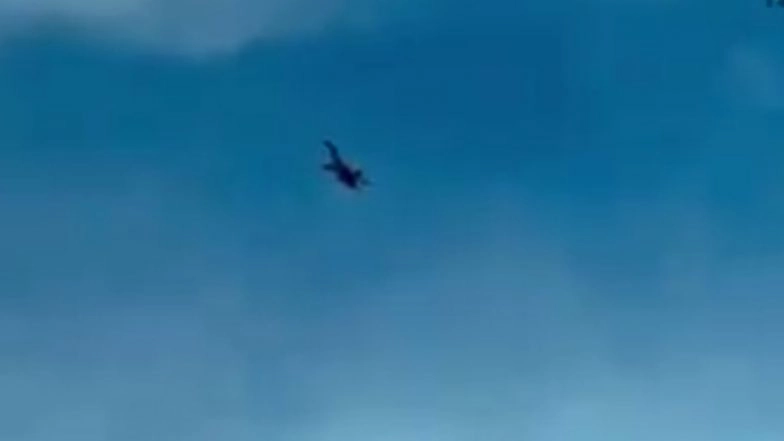 China J-15 Fighter Jet Comes Dangerously Close to Philippines Coast Guard Aircraft in Bajo De Masinloc, Video Goes Viral