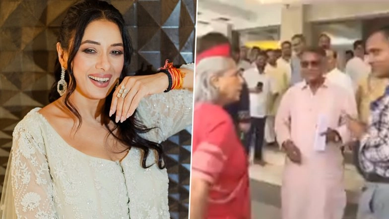 &lsquo;I Do Not Expect This Behaviour From Her&rsquo;: &lsquo;Anupamaa&rsquo; Actress Rupali Ganguly Reacts to Jaya Bachchan&rsquo;s Viral Video Pushing Fan, Recalls Learning Acting From Her in &lsquo;Kora Kagaz&rsquo; (Watch Video)