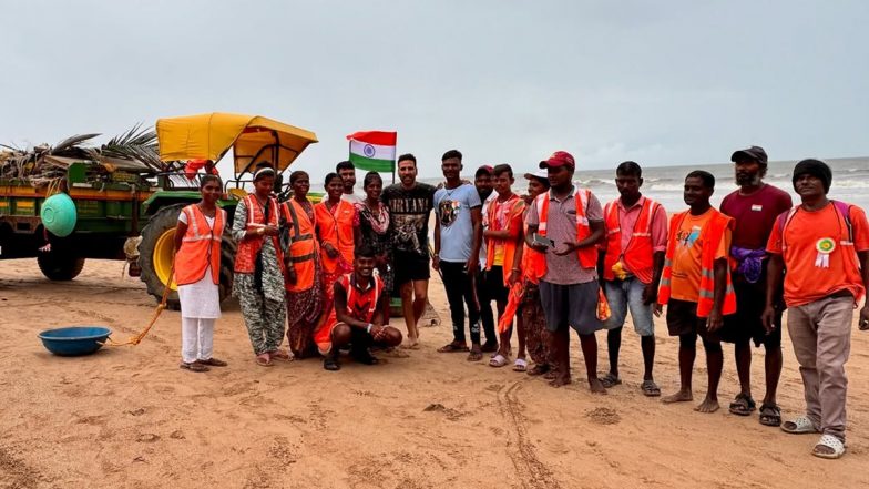 Independence Day 2025: Akshay Kumar Meets ‘Real-Life Heroes Keeping Beaches Clean’ While Playing Beachside Volleyball (See Post)