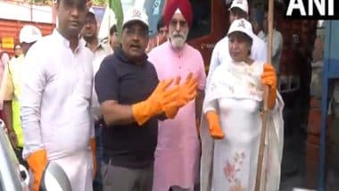 India News | Delhi Mayor Raja Iqbal Singh, BJP MLA Satish Upadhyay Participate in Swachh Bharat Mission