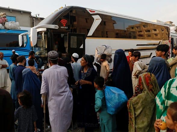 World News | Nearly 1.2 Million Afghans Return from Pakistan Since Sept 2023: UNHCR