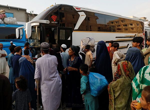 World News | Nearly 1.2 Million Afghans Return from Pakistan Since Sept 2023: UNHCR