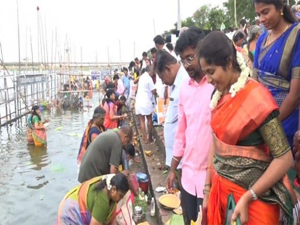 India News | Tamil Nadu: Crowds Throng Cauvery Banks in Trichy for Aadi Perukku Festival