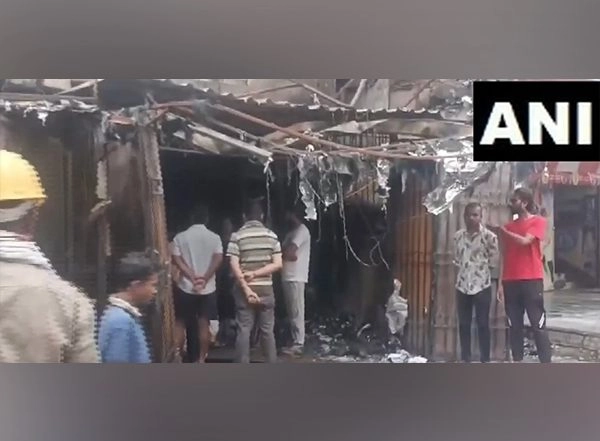 India News | Jharkhand: Fire Breaks out at Shops in Ranchi's Sahajanand Chowk, Doused