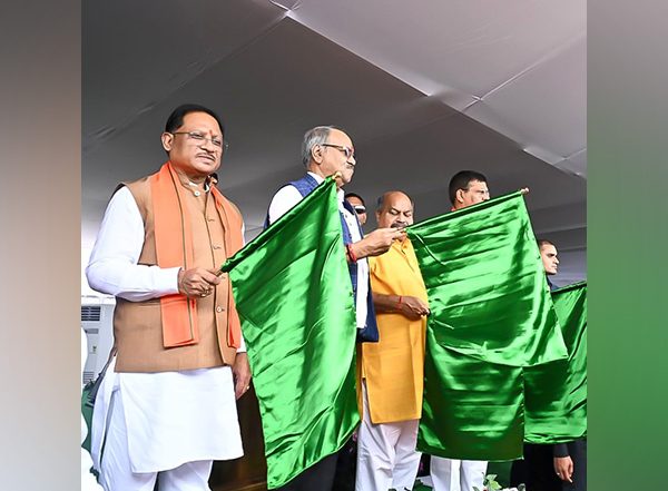India News | Chhattisgarh CM Vishnu Deo Sai Flags off Raipur-Jabalpur Intercity Express, Two Other Trains