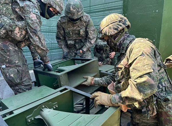 World News | South Korea Removes Propaganda Podcast Speakers from North's Border