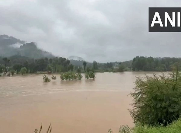 India News | Himachal: Heavy Rain Batters Kullu-Mandi, Rivers in Spate; Chandigarh-Manali Highway Blocked at Multiple Points