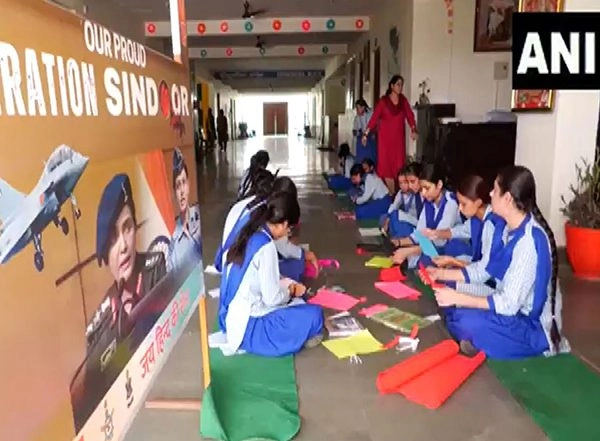 India News | J-K: Udhampur Students Make Rakhis to Thank Soldiers for Op Sindoor