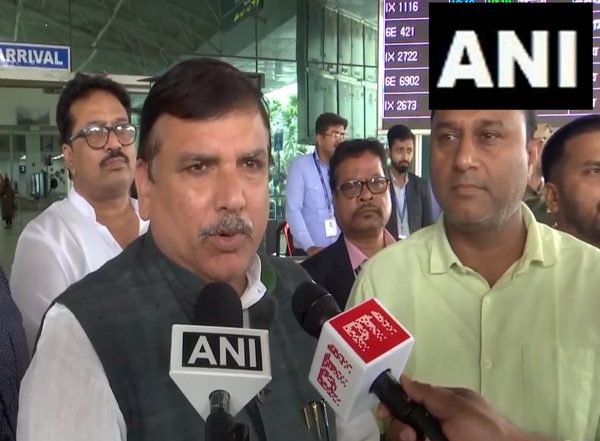 India News | AAP MP Sanjay Singh Reaches Ranchi for Shibu Soren's Last Rites, Terms Demise 'irreparable Loss'