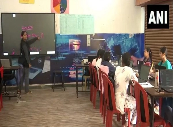 India News | Chhattisgarh: Nav Gurukul Trains Girls in Software Programming, Graphic Design, Finance, Business Management