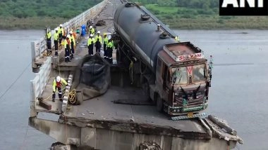 India News | Gujarat Bridge Collapse: Authorities Begin Operation to Retrieve Truck from Gambhira Bridge