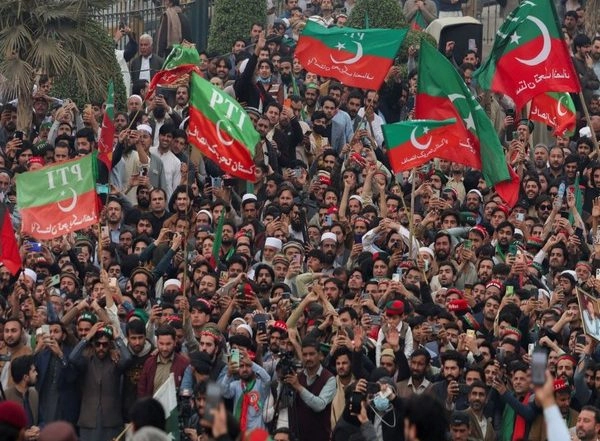 World News | Pakistan: PTI to Intensify Protests on August 14, Announces Former National Assembly Speaker Asad Qaiser