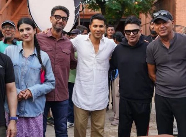 Entertainment News | Varun Dhawan Seeks Blessings at Golden Temple After Wrapping 'Border 2'