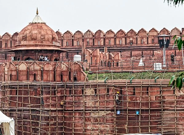 India News | Old Cartridges, Circuit Board Recovered During Search at Red Fort: Police Sources