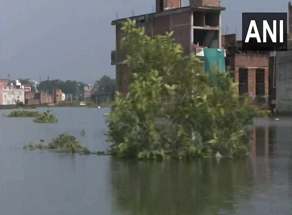 India News | UP: River Ganga Floods Varanasi Residential Areas Amid Heavy Rainfall