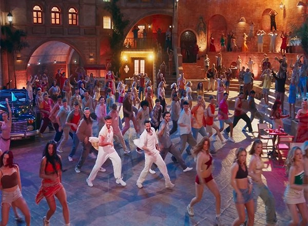 Entertainment News | Hrithik Roshan, Jr NTR Rule Dance Floor in 'War 2' Song 'Janaab-e-Aali' Teaser