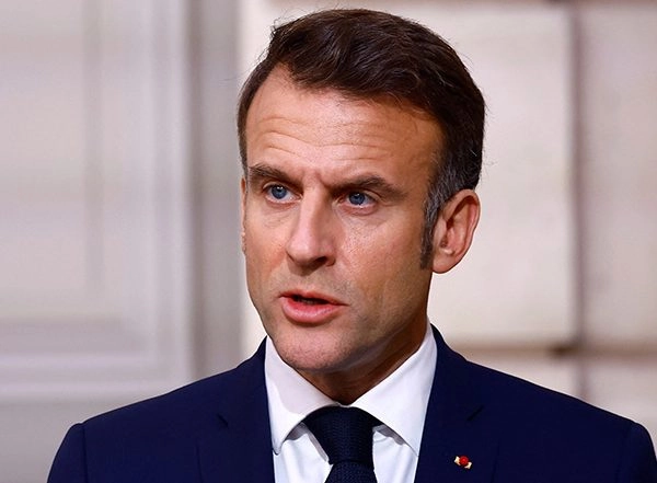 World News | Macron Seeks Visa Curbs on Algerian Diplomats Amid Migration Row