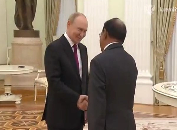 World News | NSA Ajit Doval Meets President Putin at Kremlin, Says Russian Embassy