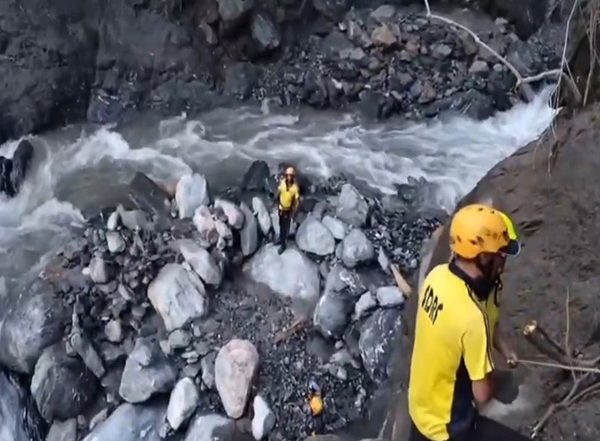 India News | Road Blocked Due to Bridge Collapse Near Uttarakhand's Gangnani; BRO, SDRF Begin Restoration Efforts