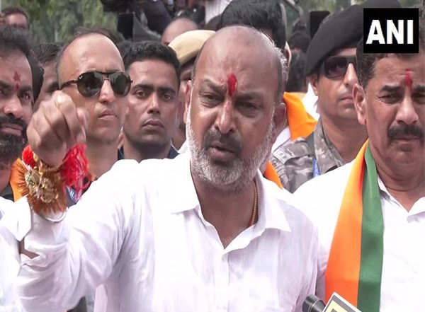India News | Bandi Sanjay Demands CBI Probe into Alleged Phone Tapping Under BRS Regime in Telangana