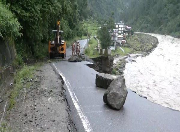 India News | Uttarkashi Cloudburst: Mobile Network Restored in Harsil Valley Following CM Dhami's Instructions