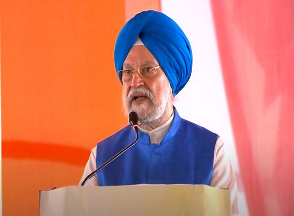India News | Hardeep Singh Puri Hails Centre's Rs 30000 Crore Compensation to Oil Companies for Stable LPG Prices