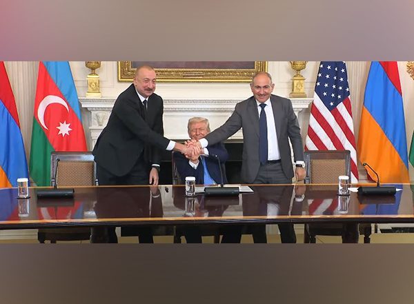 World News | US Brokers Peace Deal Between Armenia and Azerbaijan, Both Leaders to Nominate Trump for Nobel Peace Prize