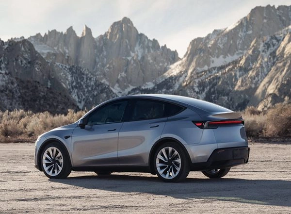 Business News | Tesla to Open Its Second Showroom in Delhi on August 11