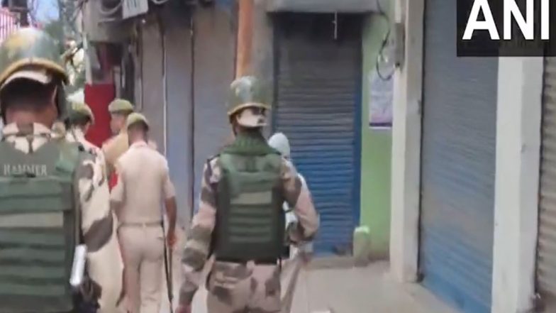 India News | JK Police Raids Residences of Alleged Pakistan-based Terror Operatives in Kishtwar