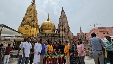 India News | Team of 16 Scientists Associated with Chandrayaan Mission Offer Prayers at Kashi Vishwanath Temple