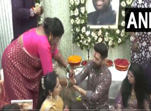 India News | Bihar: Union Minister Chirag Paswan Celebrates Raksha Bandhan with Family in Patna