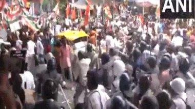 India News | Police Lathicharge Protestors to Stop 'Nabanna Chalo Abhiyan', Marking Year Since RG Kar Rape and Murder
