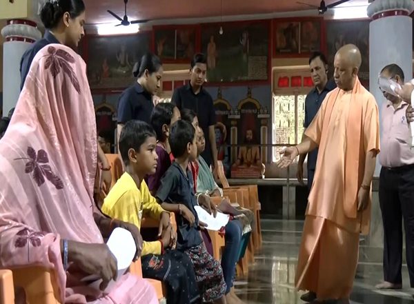 India News | Government Will Provide Full Support for Treatment of Serious Diseases: Uttar Pradesh CM Yogi Adityanath