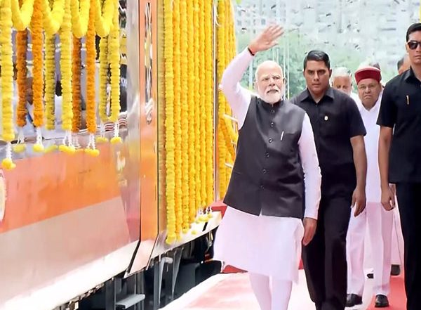 India News | PM Modi Launches Three Vande Bharat Express Trains