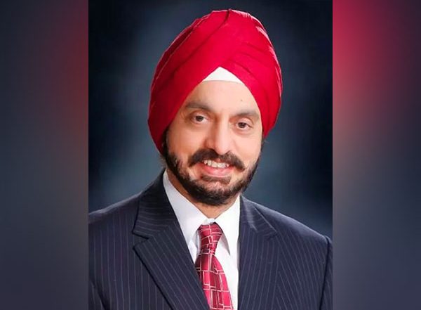 India News | Globally Acclaimed Ophthalmologist Dr Harminder Singh Dua Lauds State-of-the-art Equipment at Army Hospital (R&R), New Delhi