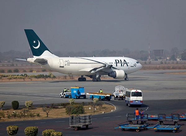World News | Pakistan: Flight Delays Mount as PIA's Boeing 777 Experiences Critical Engine Fault