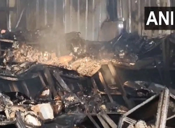 India News | Fire Breaks out at Solar Plate Warehouse in Patna