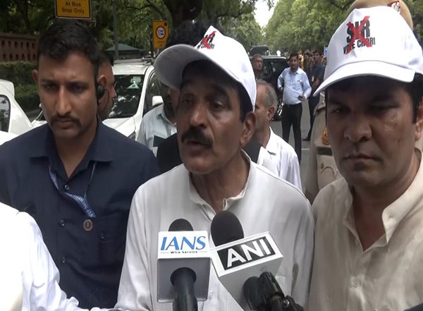India News | 'MPs Don't Have Freedom to Go to ECI': KC Venugopal Slams Centre, Police for Detaining INDIA Bloc Leaders