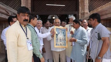 India News | Gujarat CM Offers Prayers at Ancient Hatkeshwar Mahadev Temple in Vadnagar