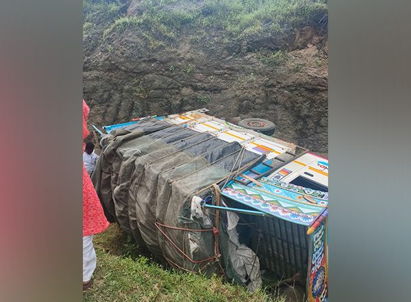 India News | Maharashtra: 7 Killed After Pickup Van Falls Down Slope; CM Fadnavis Announces Financial Assistance of Rs 4 Lakh